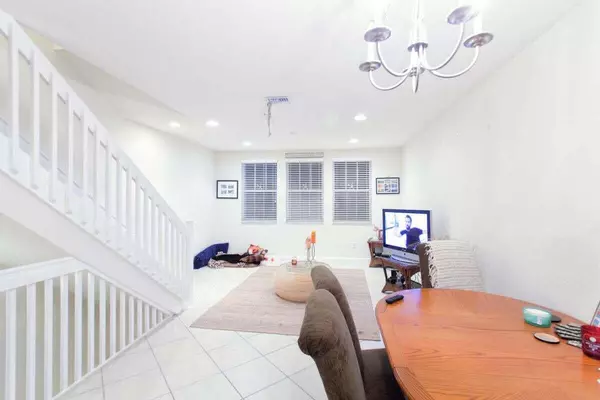 West Palm Beach, FL 33401,433 Amador LN 3
