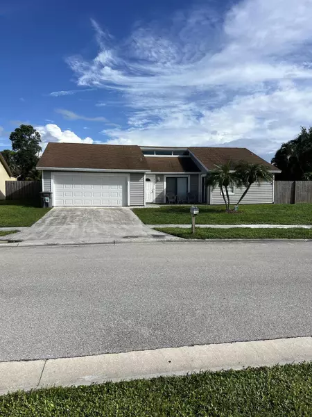 9353 Longmeadow CIR, Boynton Beach, FL 33436