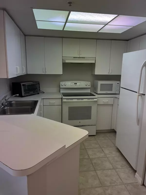 West Palm Beach, FL 33417,4155 N Haverhill RD 1416