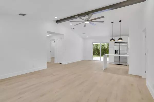 Delray Beach, FL 33484,5456 Sunrise BLVD