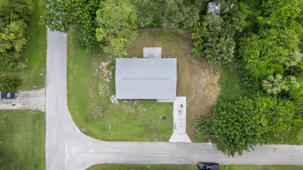 Sebastian, FL 32958,1502 Emerson LN