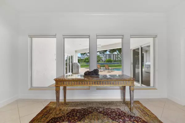 West Palm Beach, FL 33401,2801 Embassy DR