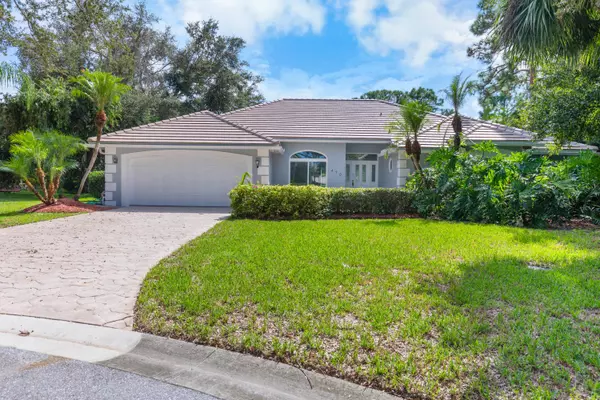 Port Saint Lucie, FL 34986,470 SW Sanctuary PL
