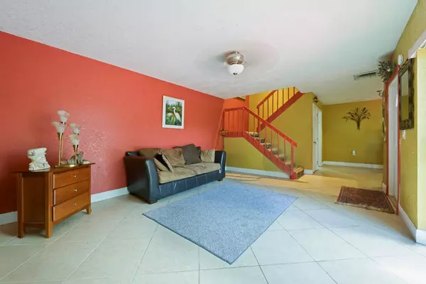 Greenacres, FL 33463,204 2nd LN