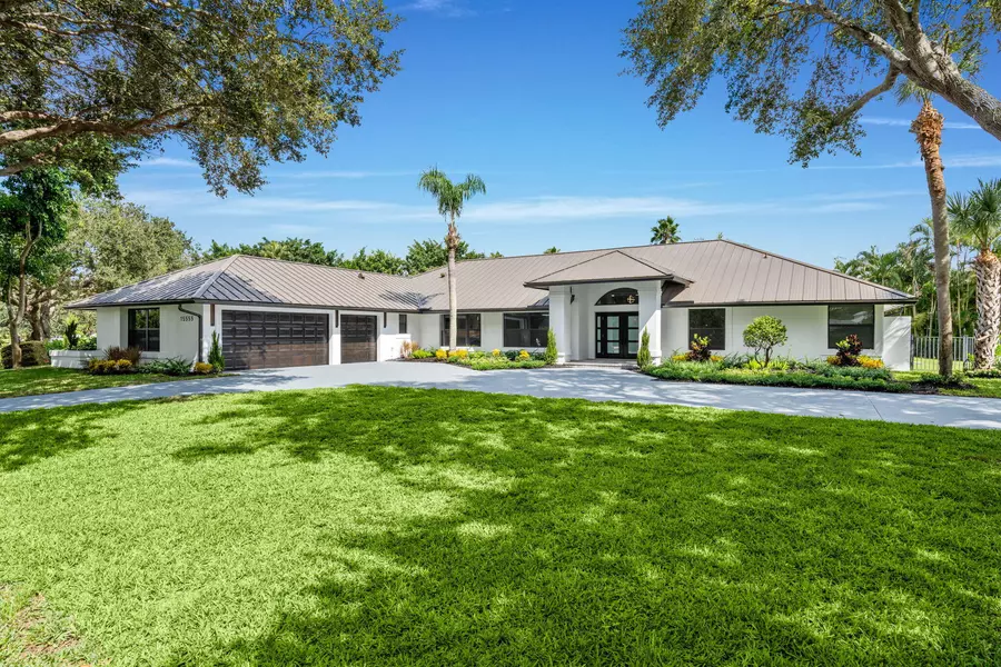 15555 De Havilland CT, Wellington, FL 33414