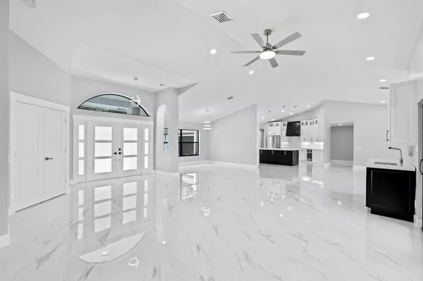 Wellington, FL 33414,15555 De Havilland CT
