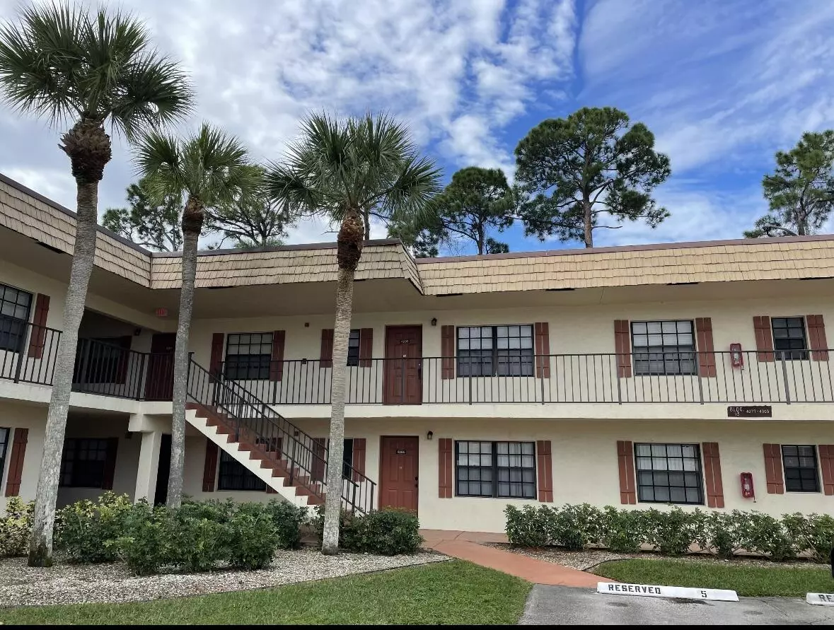 Greenacres, FL 33463,4285 Oak Terrace DR