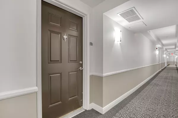 West Palm Beach, FL 33401,610 Clematis ST 618