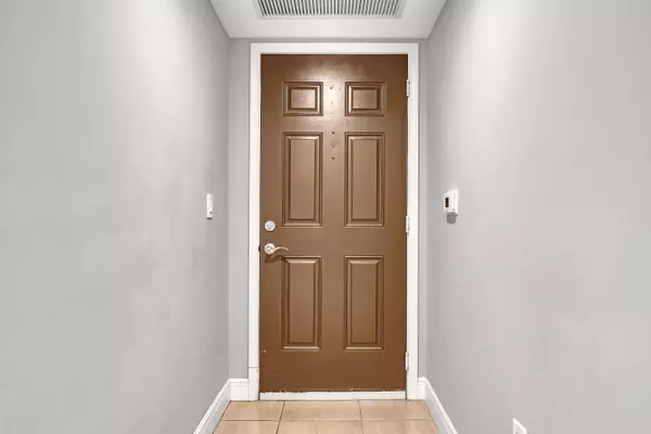 West Palm Beach, FL 33401,610 Clematis ST 618