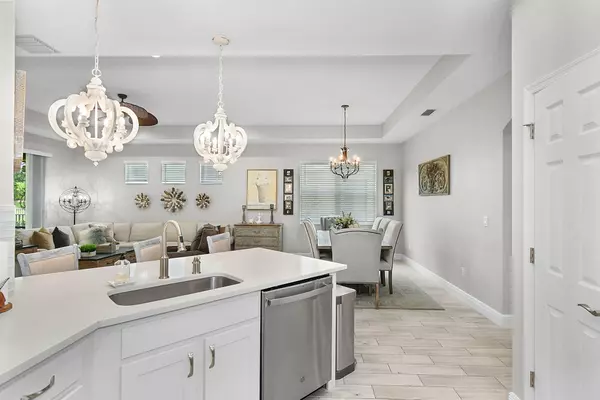 12759 SW Lake Fern CIR, Port Saint Lucie, FL 34987