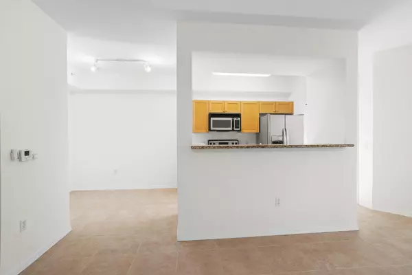 Palm Beach Gardens, FL 33410,11012 Legacy DR 104