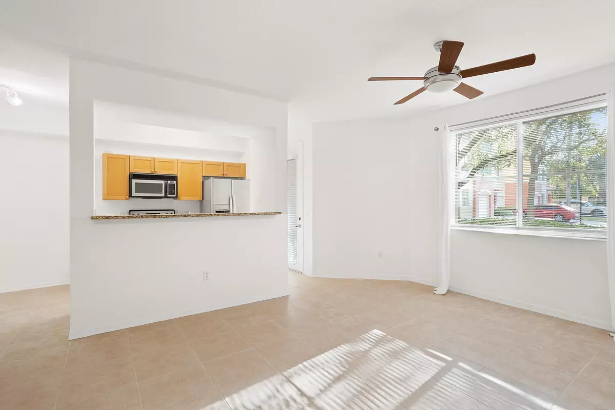 Palm Beach Gardens, FL 33410,11012 Legacy DR 104