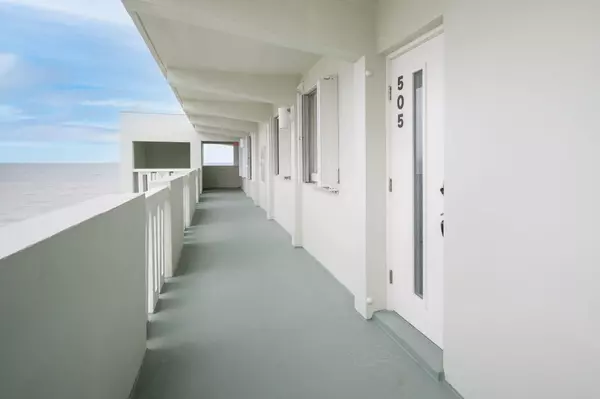 Vero Beach, FL 32963,4049 Ocean DR 505