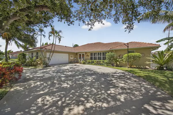 7625 Clarke RD, Lake Clarke Shores, FL 33406