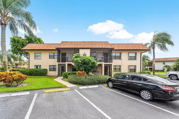 Lake Worth, FL 33467,7091 Golf Colony CT 104