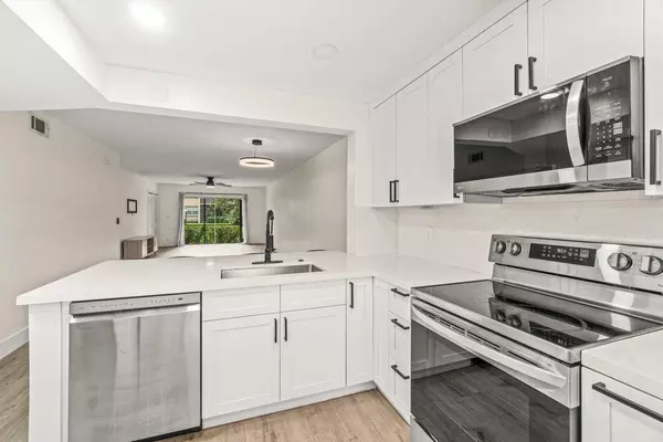 Delray Beach, FL 33445,2935 SW 22nd AVE 1060