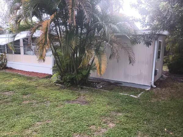 Port Saint Lucie, FL 34952,239 Cam Del Rio