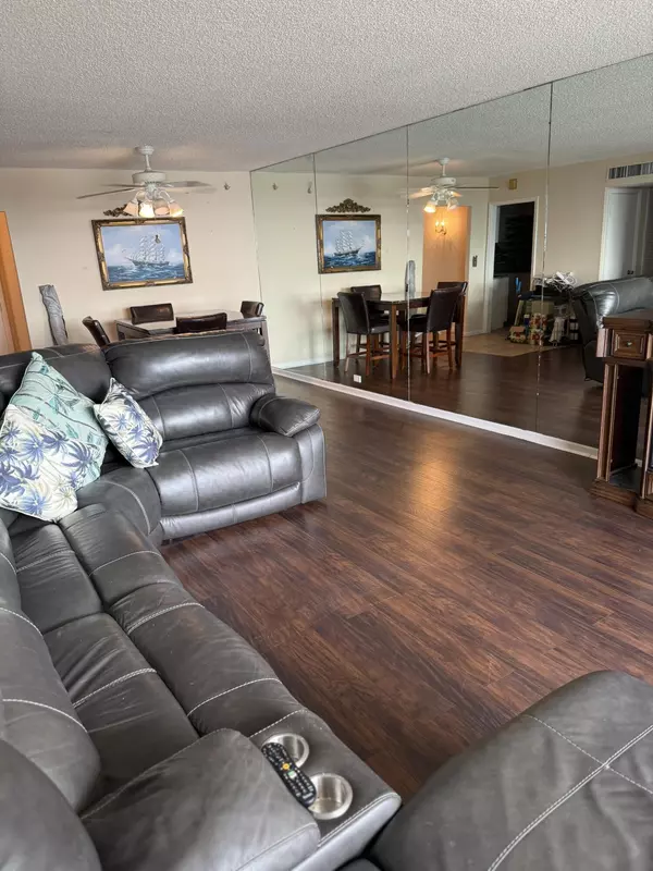 North Palm Beach, FL 33408,1208 W Marine WAY 501