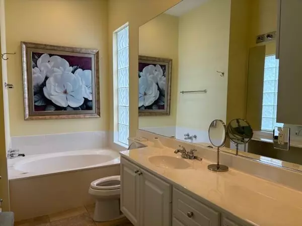 Port Saint Lucie, FL 34987,11595 SW N Rockingham DR