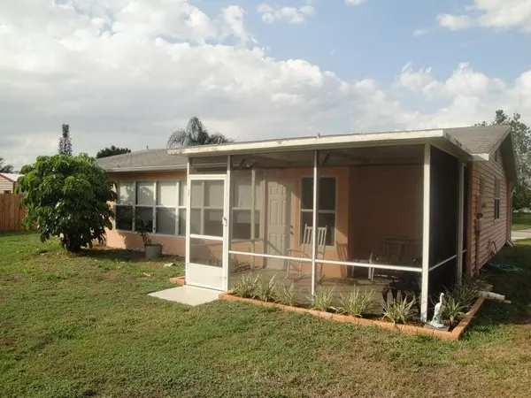 386 NE Orchard ST, Port Saint Lucie, FL 34983