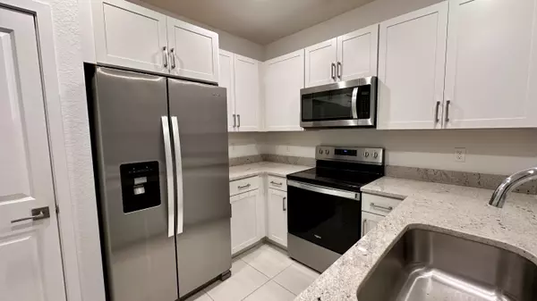 Deerfield Beach, FL 33441,166 SE 5th CT