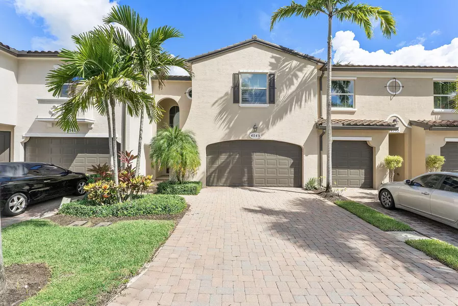 4543 Mediterranean CIR, Palm Beach Gardens, FL 33418