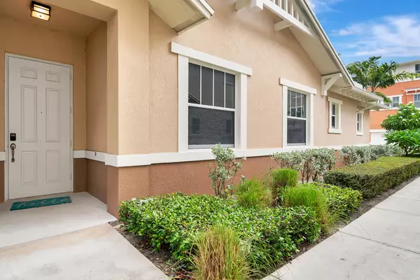 881 Marina Del Ray LN 1, West Palm Beach, FL 33401