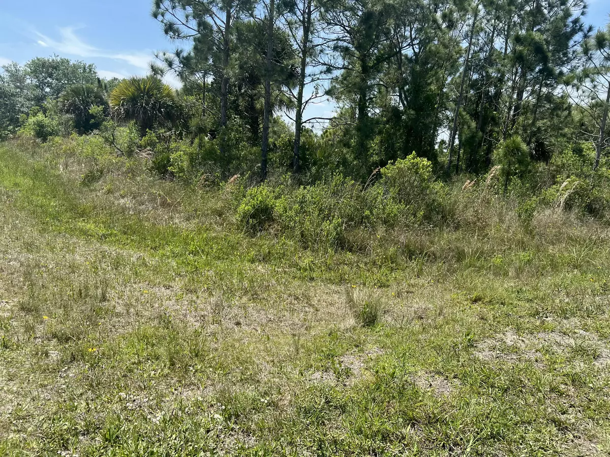 Okeechobee, FL 34972,17616 NW 300th ST
