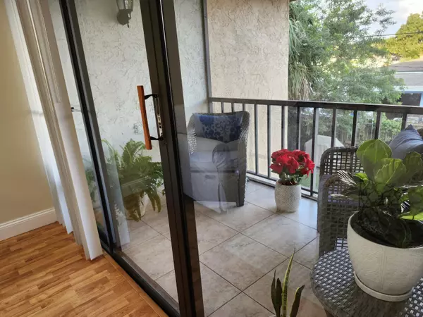 West Palm Beach, FL 33415,5937 Forest Hill Blvd 205