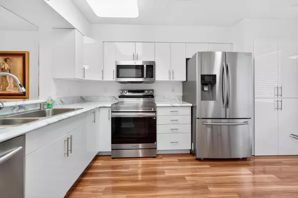 Delray Beach, FL 33484,6065 Pointe Regal CIR 407