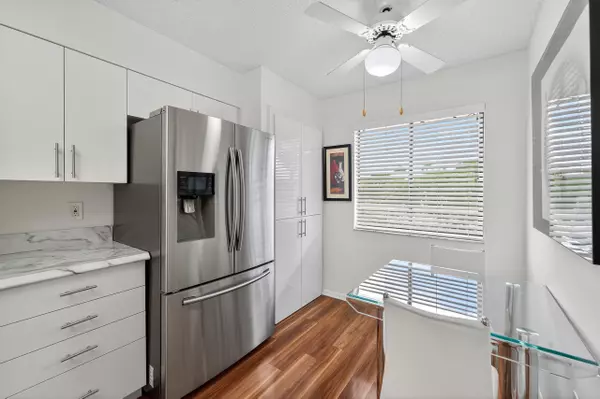 Delray Beach, FL 33484,6065 Pointe Regal CIR 407