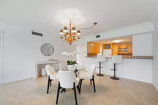 Boca Raton, FL 33431,2871 N Ocean BLVD C 207