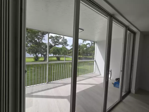 3010 N Course DR 207, Pompano Beach, FL 33069