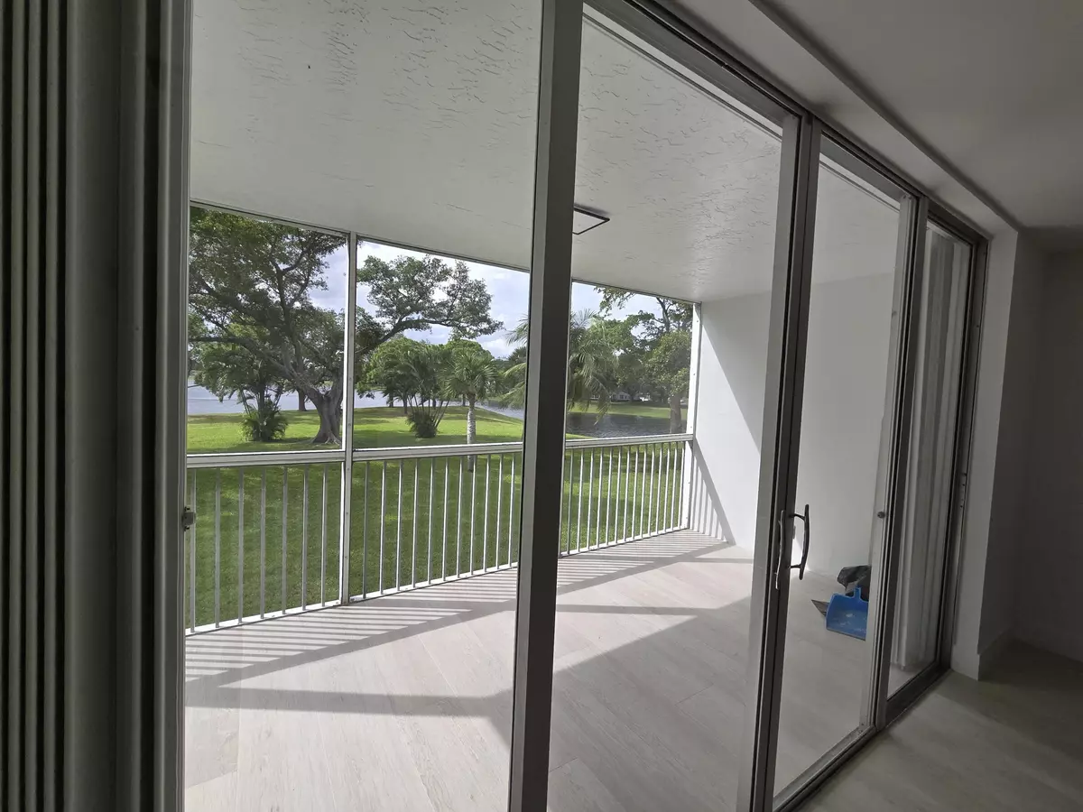 Pompano Beach, FL 33069,3010 N Course DR 207