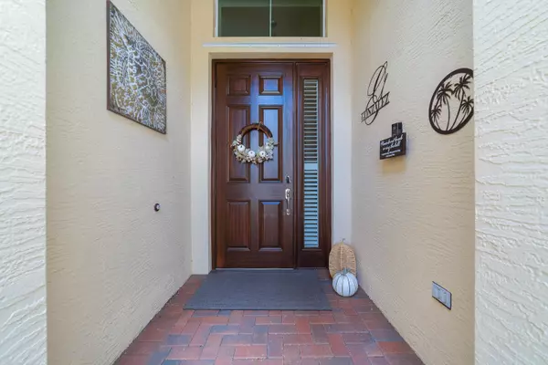 Royal Palm Beach, FL 33411,3003 Strada CT