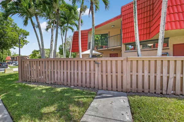 Boca Raton, FL 33433,8057 Severn DR A