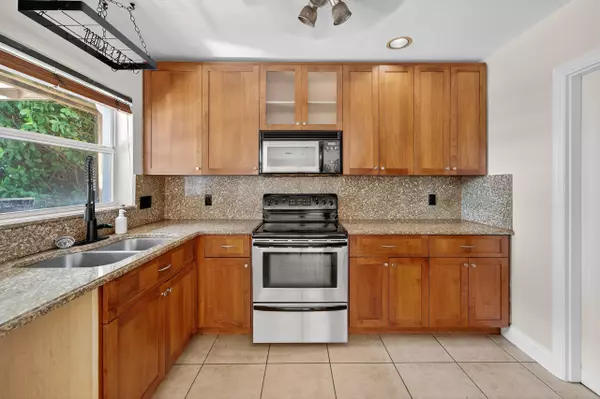 Boynton Beach, FL 33426,1022 SW 25th AVE