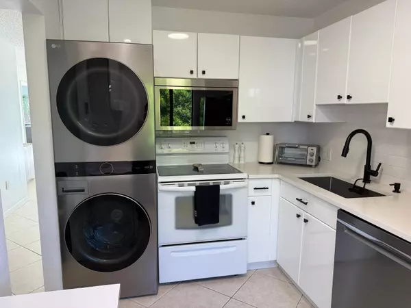 Lake Worth, FL 33467,4266 Deste CT 308