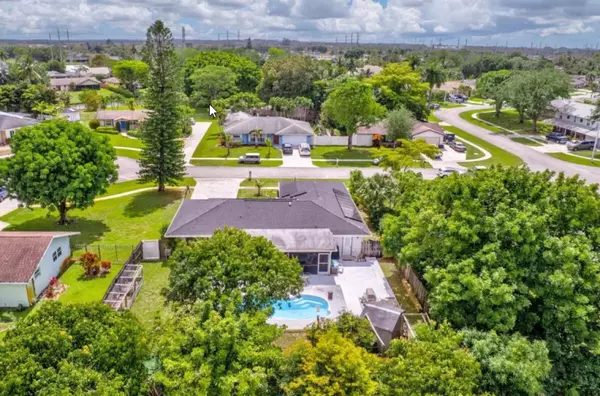 Royal Palm Beach, FL 33411,158 Alcazar ST