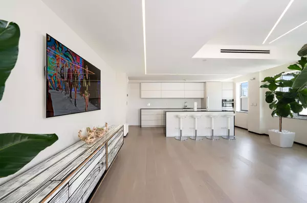 Miami Beach, FL 33139,605 Lincoln RD 420