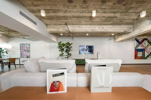 Miami Beach, FL 33139,605 Lincoln RD 420