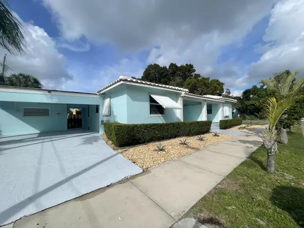 5213 Spruce AVE 5215, West Palm Beach, FL 33407