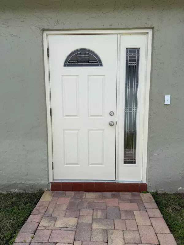 Boynton Beach, FL 33472,5216 Minto RD