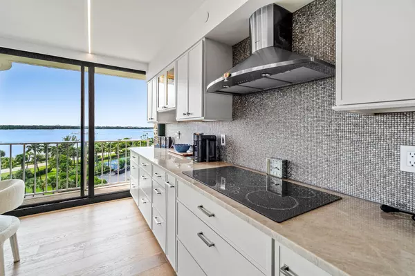 Palm Beach, FL 33480,3400 S Ocean Blvd BLVD 7aii