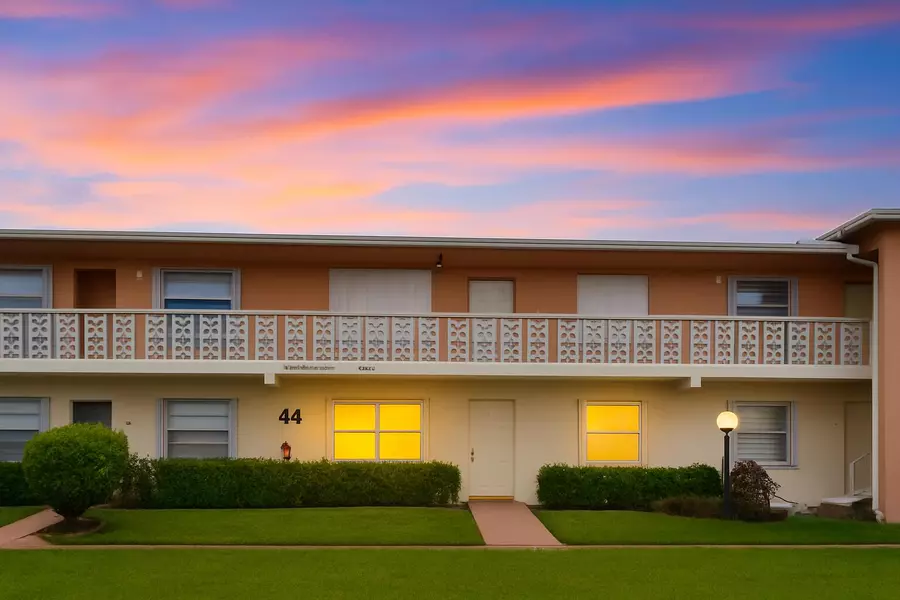 1850 NW 18th ST 103, Delray Beach, FL 33445