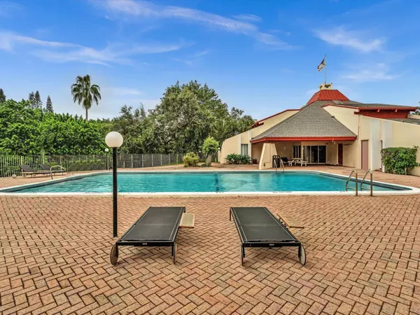 Boca Raton, FL 33486,624 NW 13th ST 32