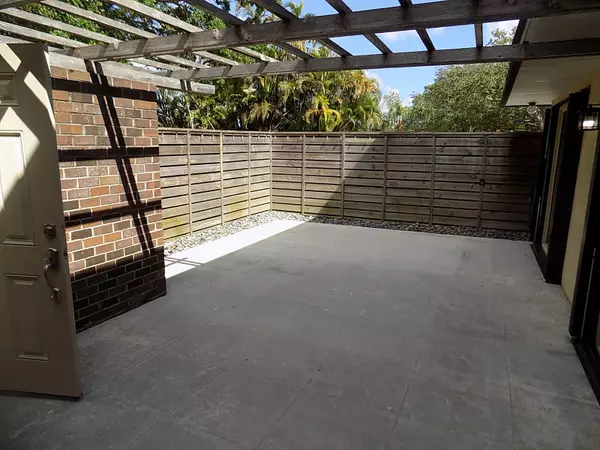 Palm Beach Gardens, FL 33418,619 6th TER