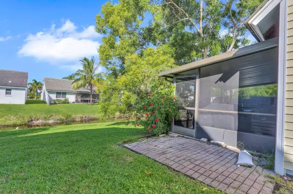 Lake Worth, FL 33462,2820 Black Pine CT