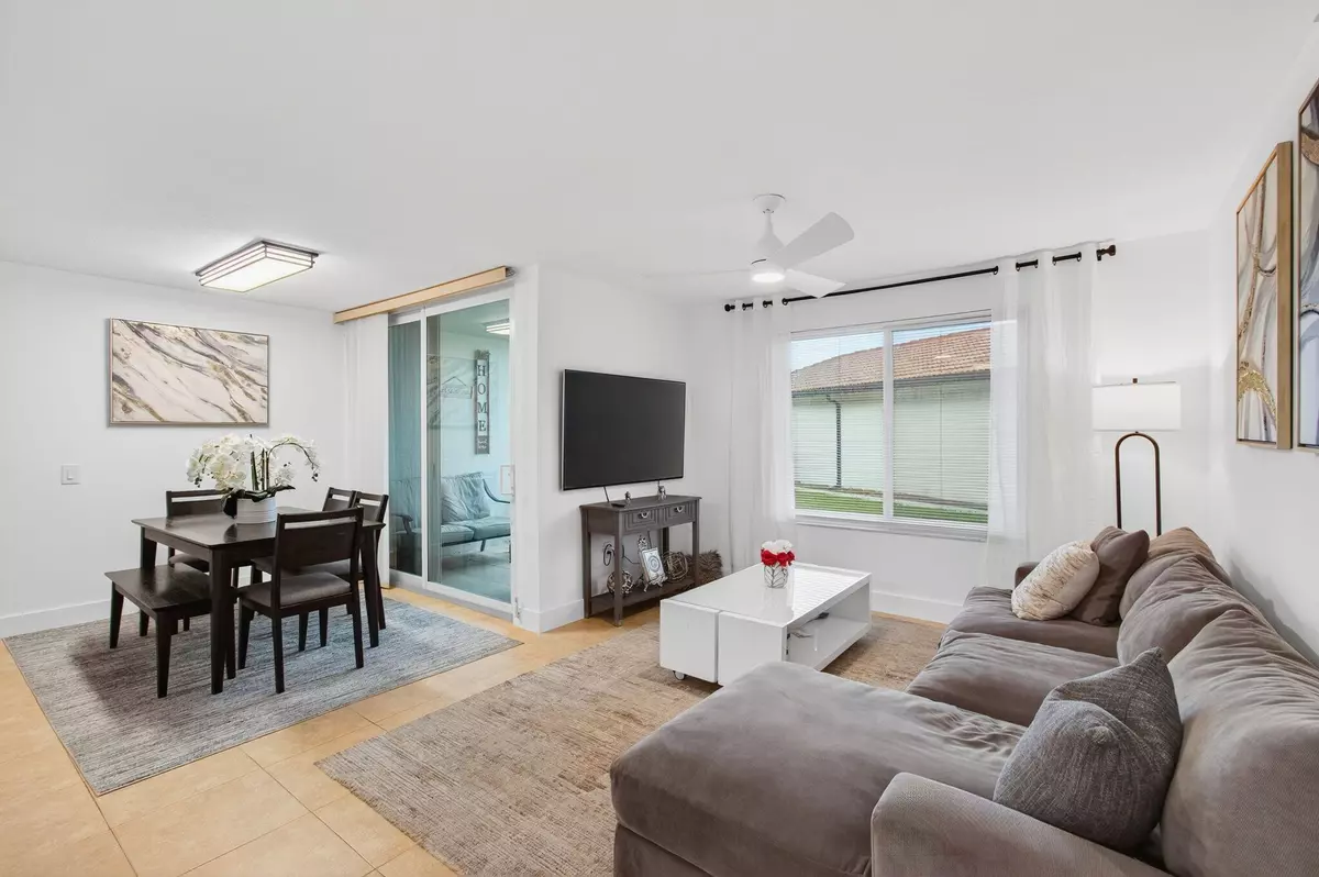 Boynton Beach, FL 33435,1202 Villa CIR