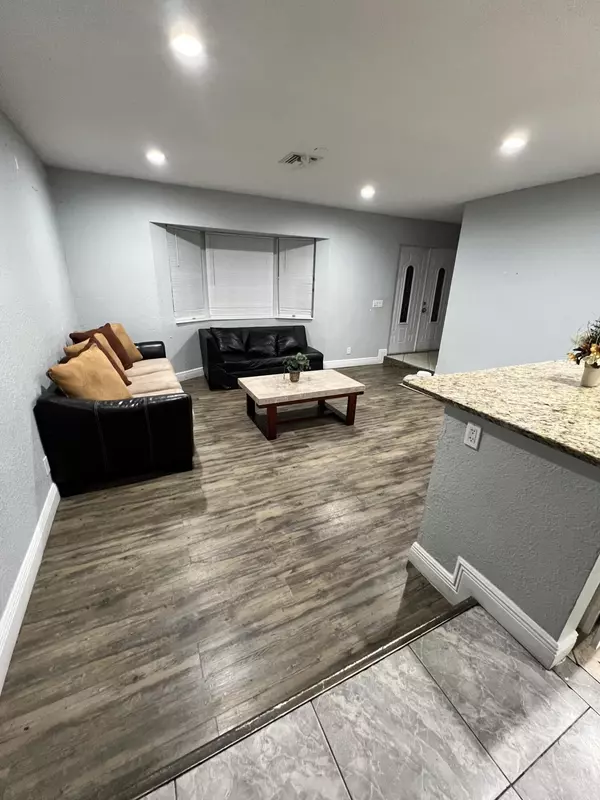 West Palm Beach, FL 33407,2135 Pinehurst DR